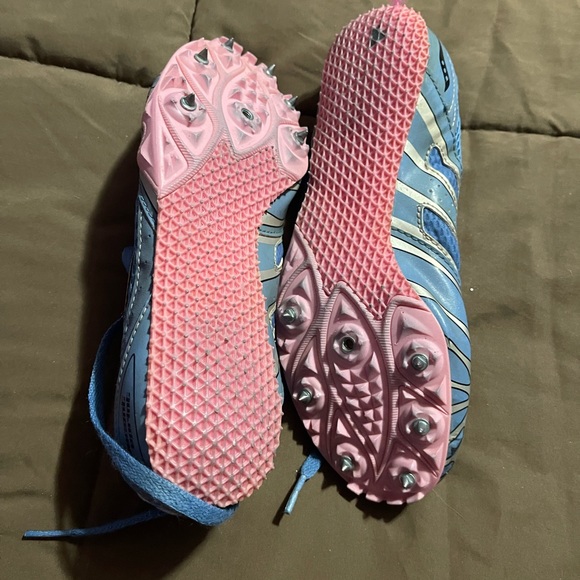 Saucony Women’s Crescent Sprint track spikes - Picture 2 of 2